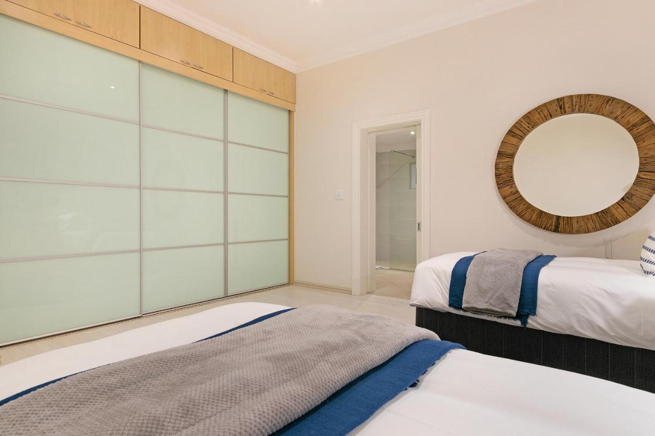 Luxury Serviced Mountain Villa In Constantia 케이프타운 외부 사진